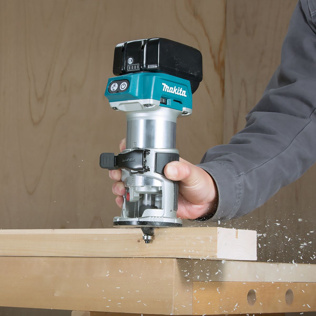 Makita Overfres 18V LXT ® 6/8mm DRT50ZJX5