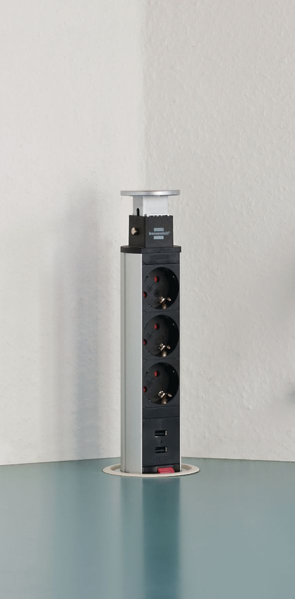 Stikkontaktlist Uttrekkbar 3 Uttak + 2 USB - Kan senkes helt ned i bordplate