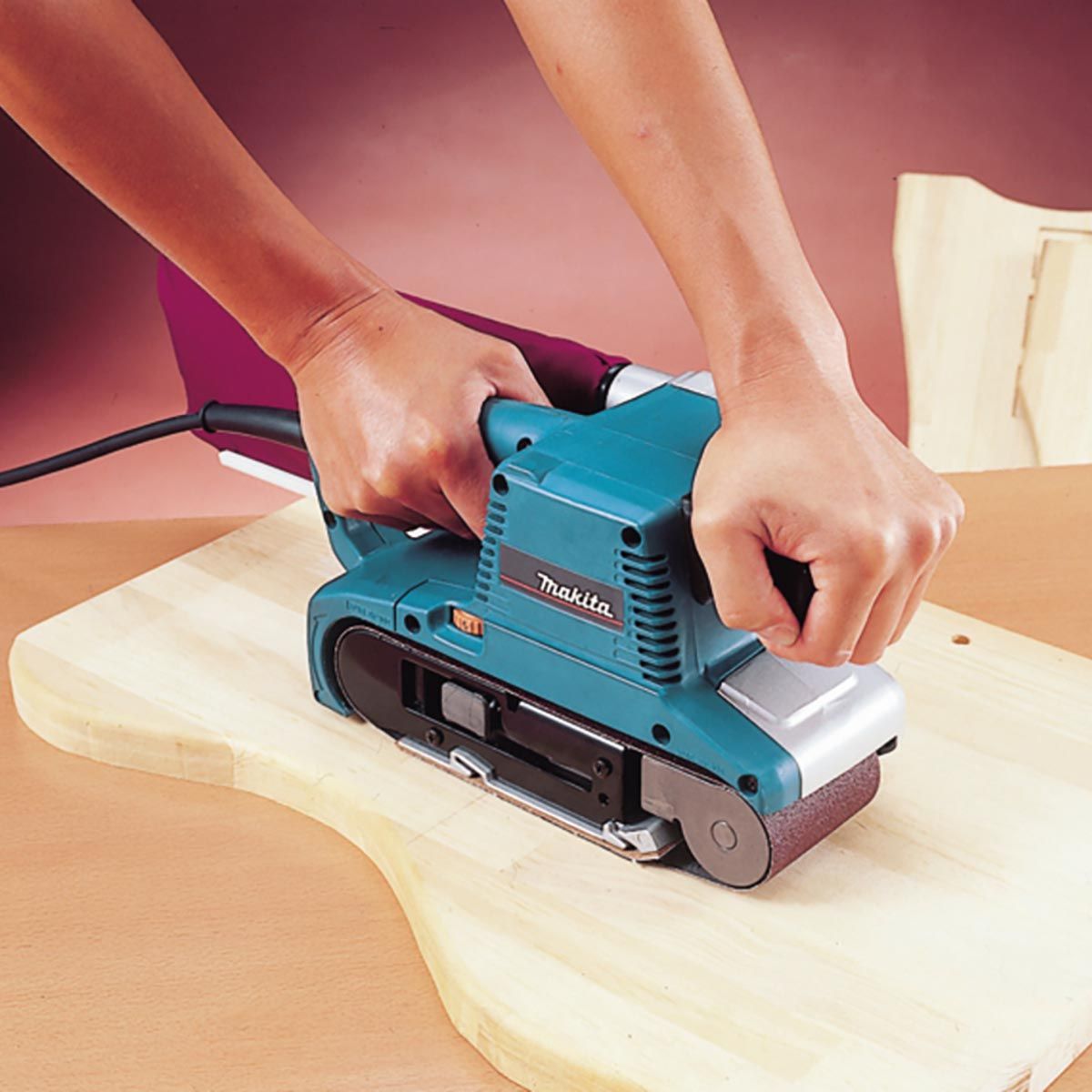 Makita Båndsliper 1010W 76mm 9903