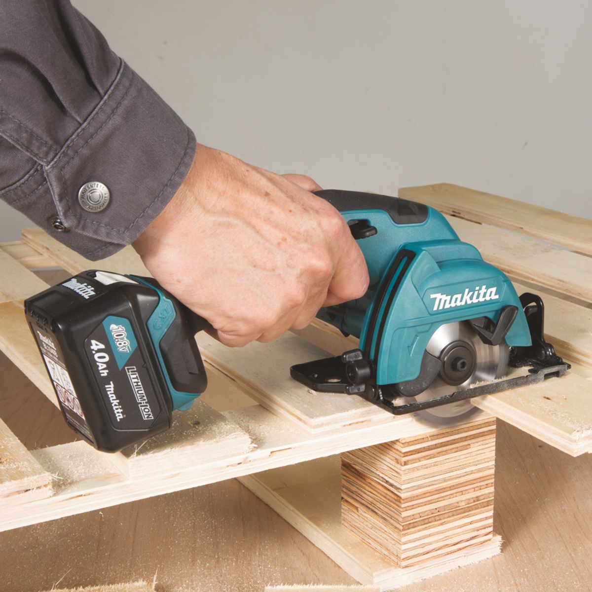Makita Sirkelsag 12V CXT ® 85mm HS301DMAJ