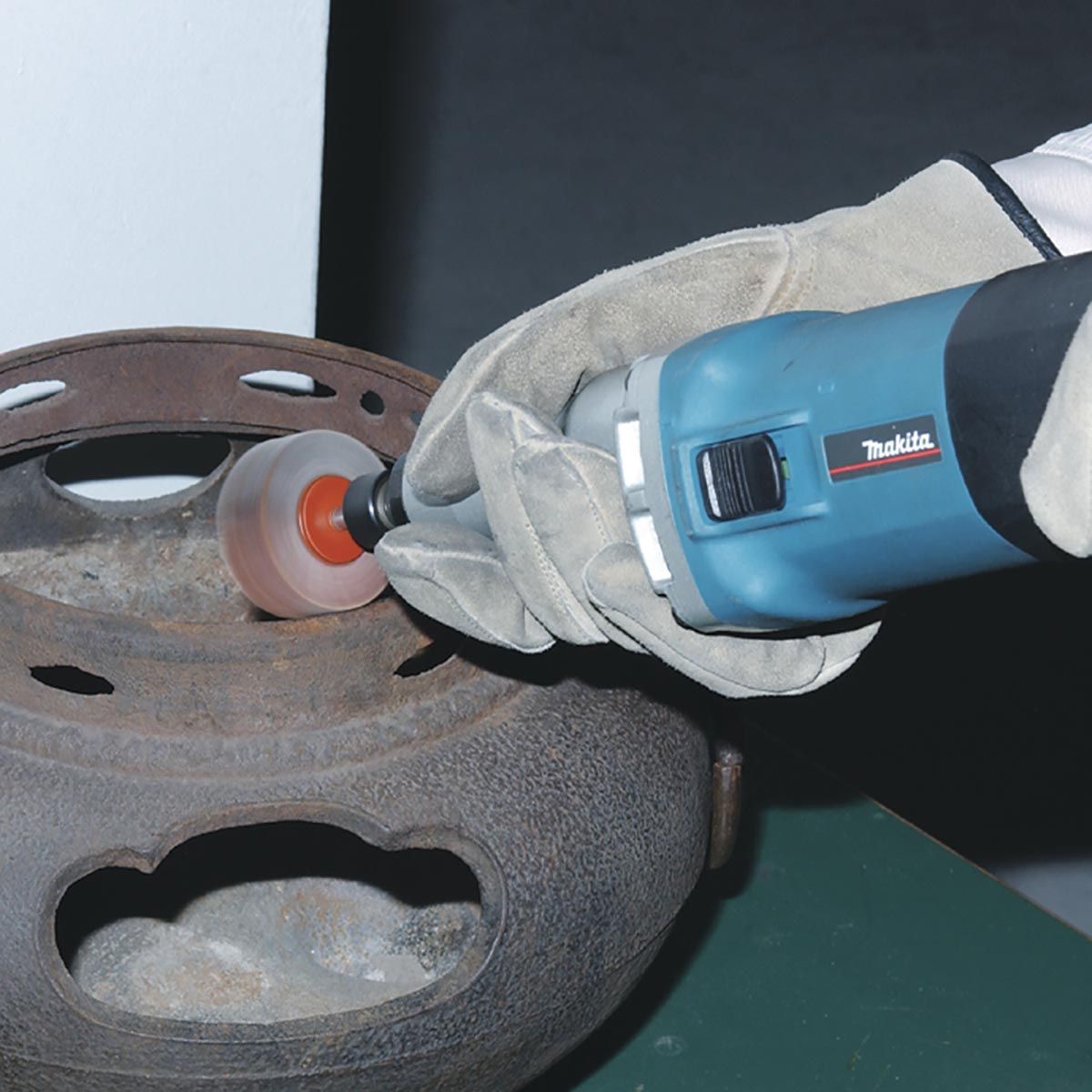 Makita Rettsliper 750W 6mm GD0810C