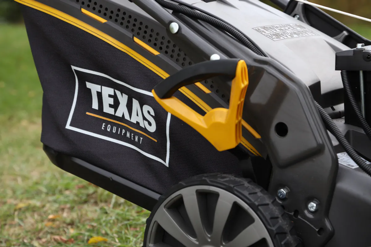 Bensindrevet gressklipper - el-start og selvdrift 48 cm klippebredde – Texas Premium 4850TR/W 90066555E