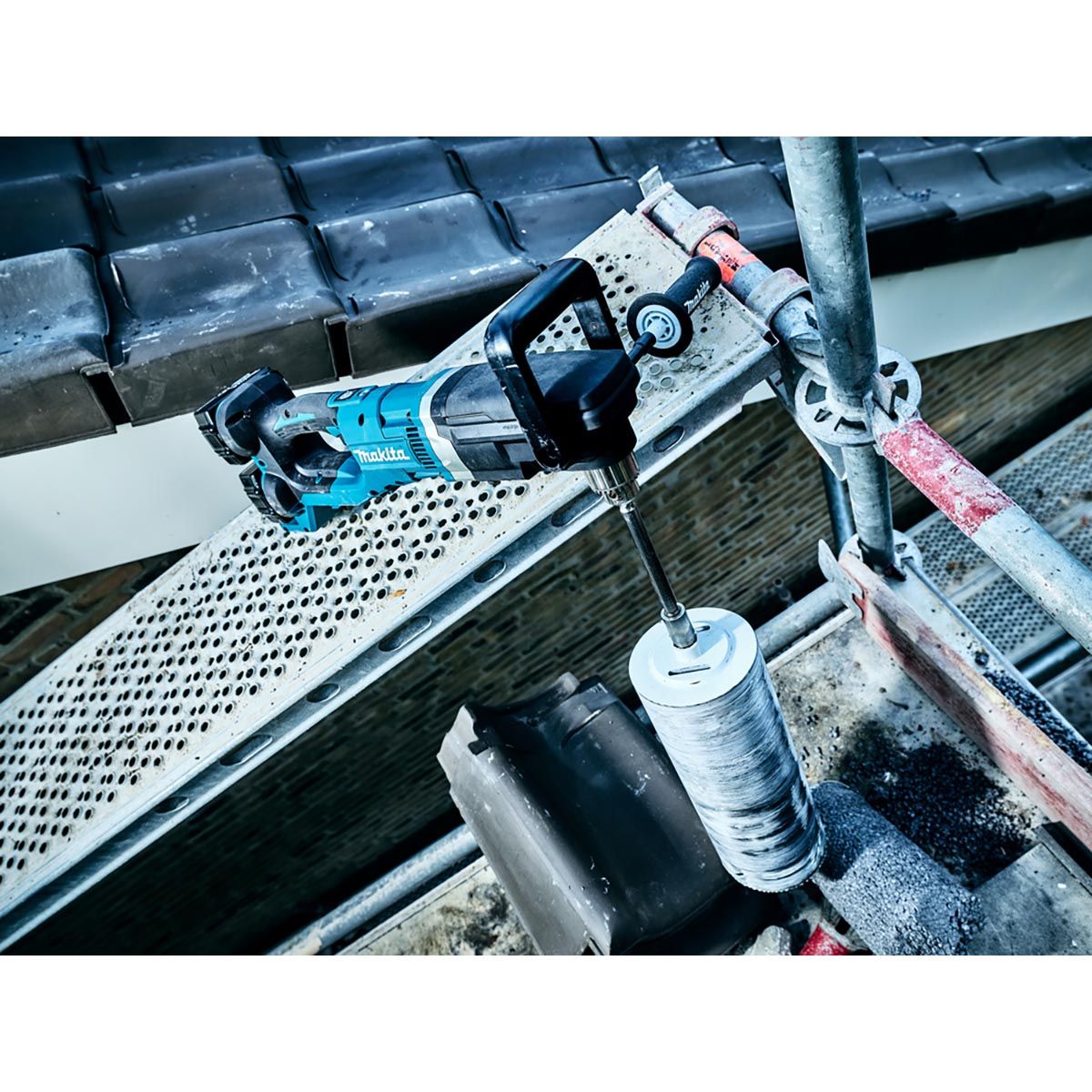 Makita Vinkelbormaskin 2x18V LXT ® DDA460ZK