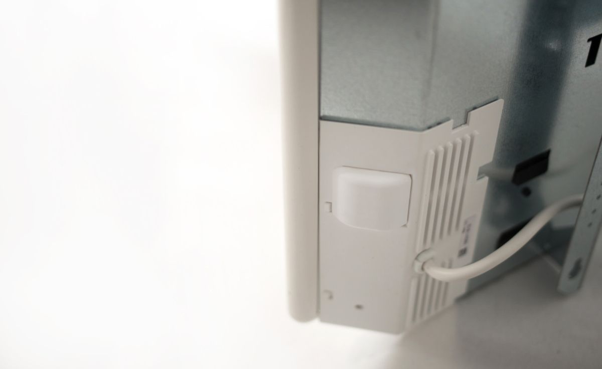 Beha Panelovn Listovn Smartovn med stålfront og Wifi - 1000W - Hvit LV 10 - Norskprodusert varmeovn
