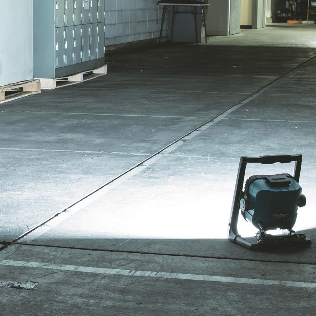 Makita Lykt 750lm LED 18V LXT ® / 220V DML805