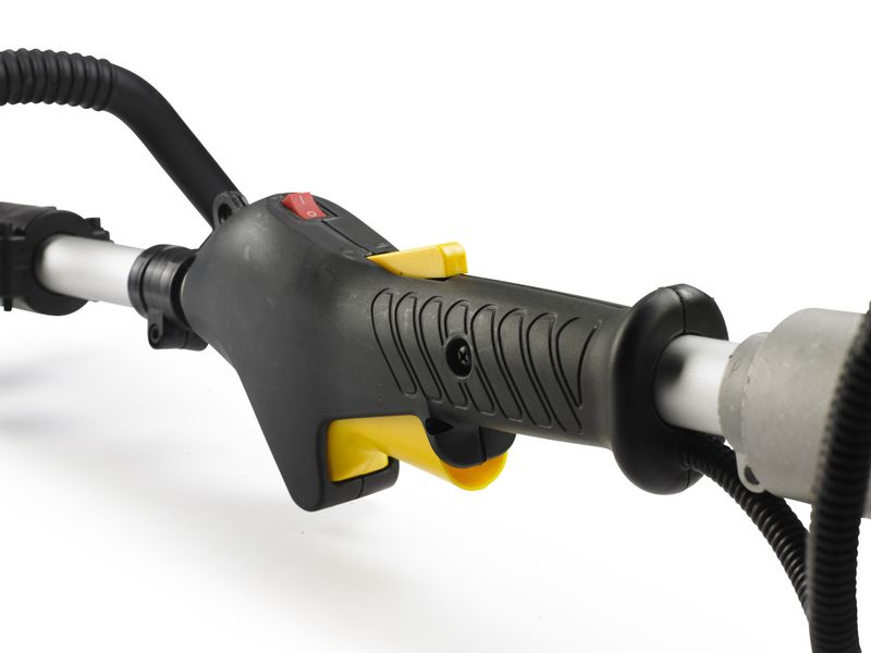 Bensindrevet Kraftig 4-i-1 multimaskin 43 cc - Gresstrimmer, Ryddesag, Hekksaks & Grensag BCU43M