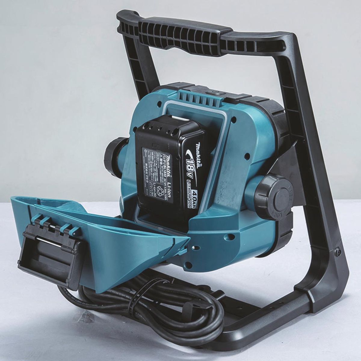Makita Lykt 750lm LED 18V LXT ® / 220V DML805