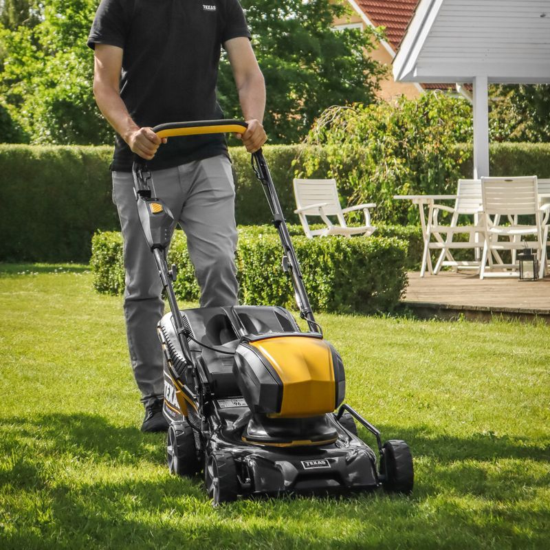 Batteridrevet gressklipper 42 cm selvgående inkl. batteri/lader – Texas Razor 4220TR-Li