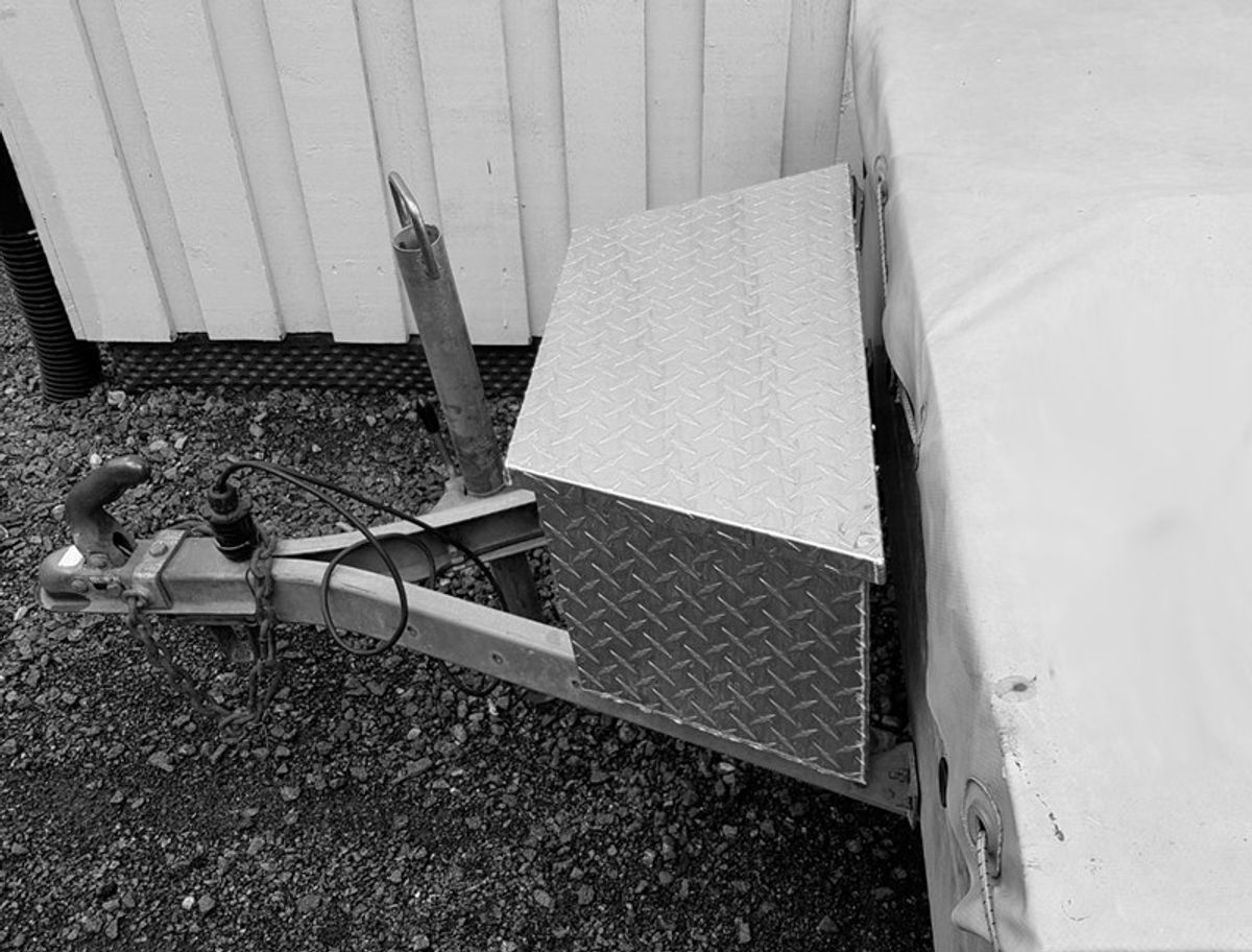 Tilhengerkasse og oppbevaringskasse - Låsbar i Aluminium