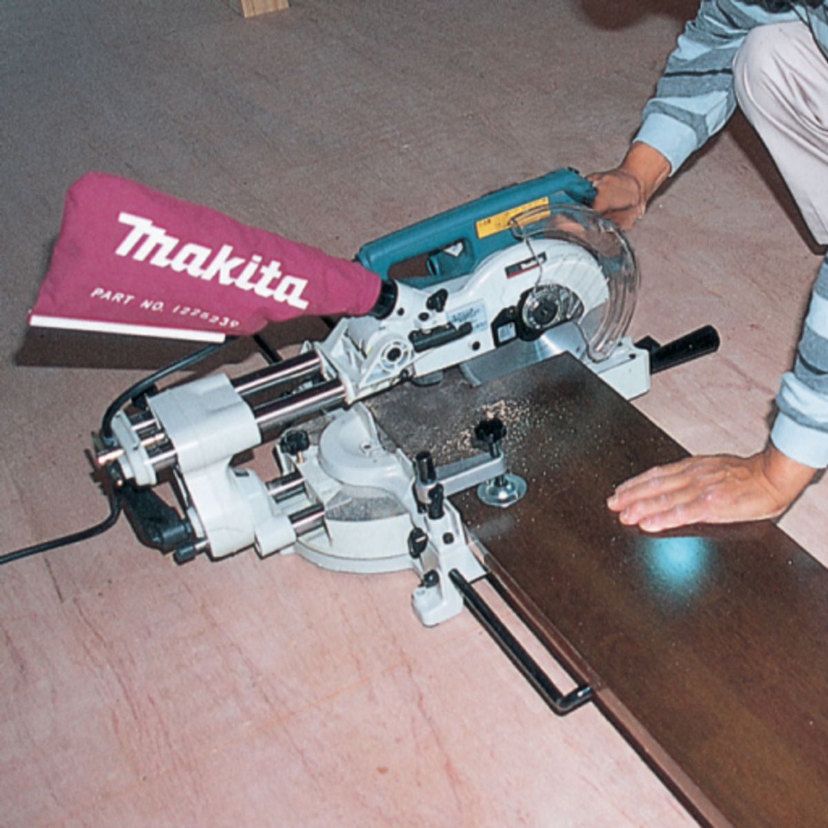 Makita Kapp-/Gjæringssag 1010W 190mm LS0714N
