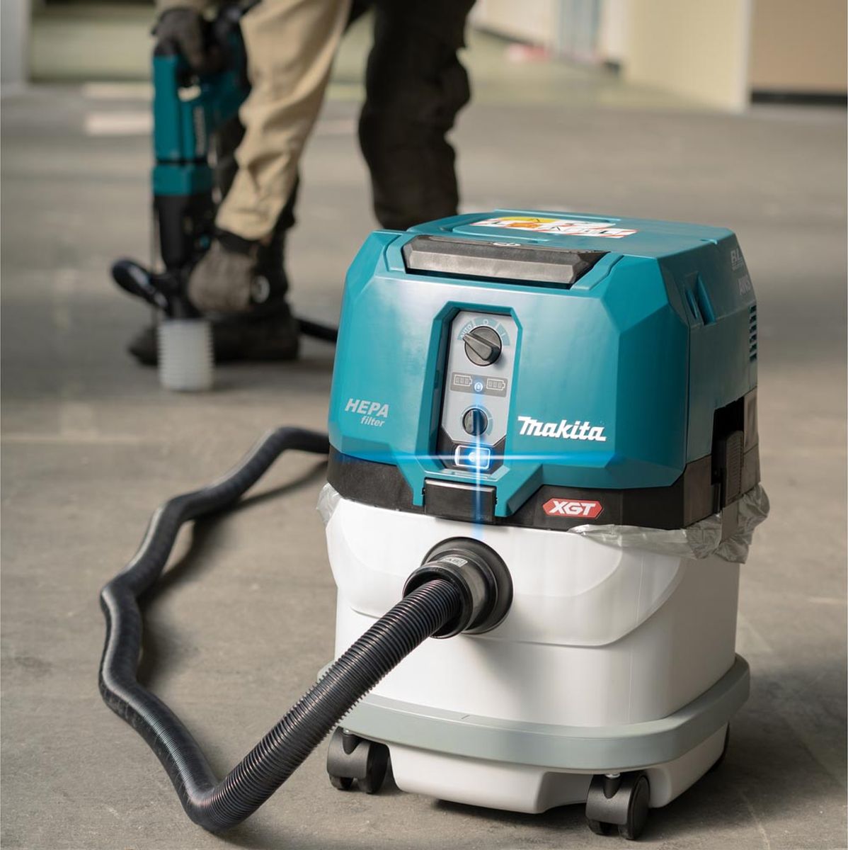 Makita Støvsuger 40V XGT ® 15L AWS VC004GLZ01